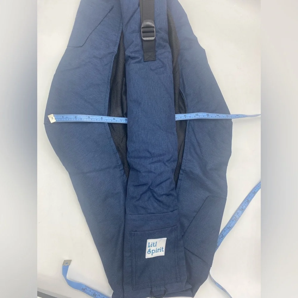Medium to small size pet carrier, never used, new no tags